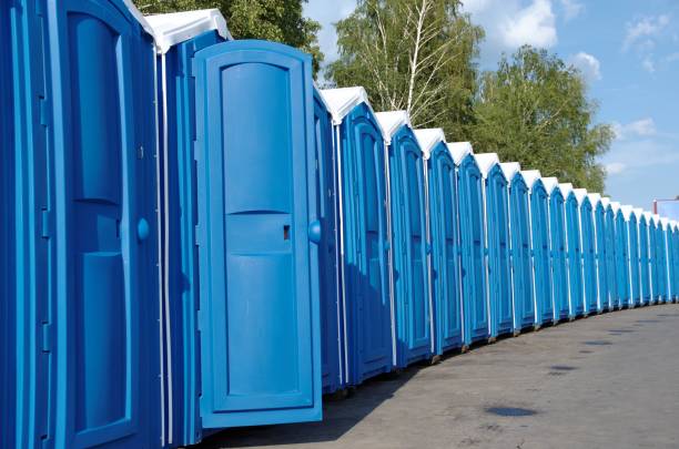 Best Portable restroom trailer rental  in Vaughn, WA